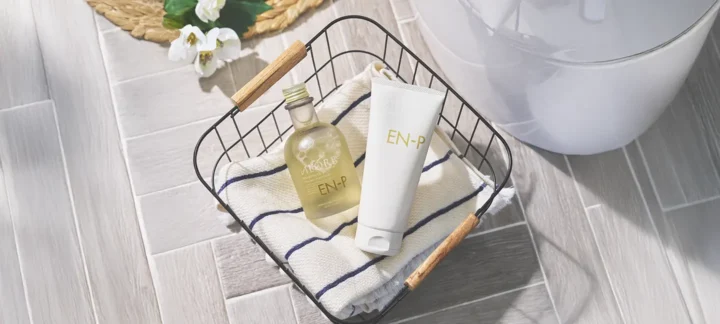 ゴワつく髪にサヨナラ👋 潤いを閉じ込めて「柔らかさ」を取り戻すケア