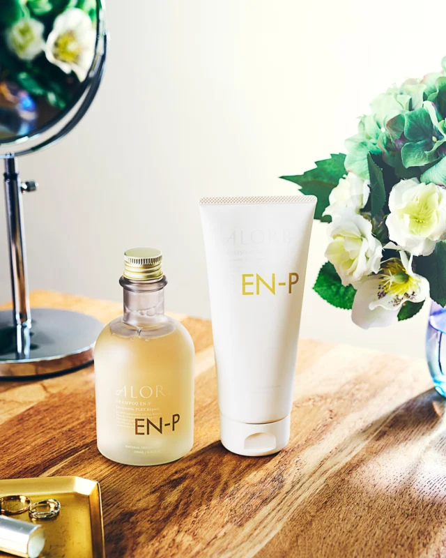 ".
クリスマスに向けて、髪にストレート施術をされる方や
カラーを変える方が多いのではないでしょうか？

アローブのEN-Pシリーズは
カラーによって髪がゴワついてまとまらない方や
ストーレート施術後にスタイルが緩んできたと感じる方に
ピッタリのシリーズです♡

#tamaris #ALORB #タマリス #アローブ #生涯美髪 #美髪 #ナチュラル #ケミカル #頭皮 #頭皮ケア #ヘアケア #ヘアスタイル #スキャルプケア #システムケア #ホームケア #ヘッドスパ #ダメージケア #ダメージ補修 #シャンプー #トリートメント #保湿 #うるおい #毛髪強化 #素材美 #beauty #hair #hairstyle #酵素シャンプー #プレックス #美容室専売品"