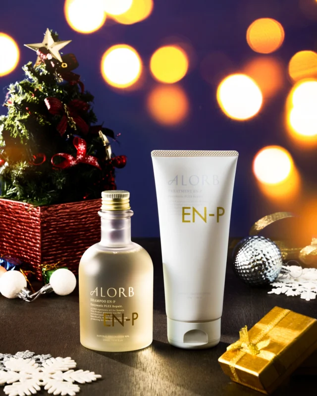.
もうすぐクリスマスですね🎄✨

いつも頑張っている自分や
大切な人へのプレゼントとして
アローブのシャンプー、トリートメントはいかがですか？

いつも使うものだからこそ、サロン品質でワンランク上のヘアケアを実現できる
アローブシリーズはきっと喜んでもらえるはずです♪

#tamaris #ALORB #タマリス #アローブ #生涯美髪 #美髪 #ナチュラル #ケミカル #頭皮 #頭皮ケア #ヘアケア #ヘアスタイル #スキャルプケア #システムケア #ホームケア #ヘッドスパ #ダメージケア #ダメージ補修 #シャンプー #トリートメント #保湿 #うるおい #beauty #hair #hairstyle #酵素シャンプー#プレックス #美容室専売品#クリスマス #クリスマスギフト