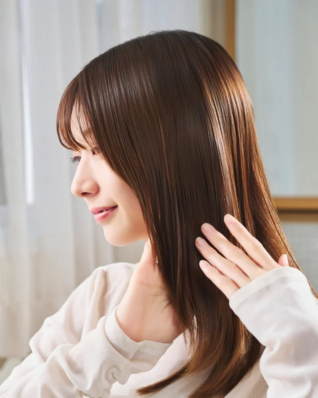 .
髪や頭皮のトラブルのもとになる原因の1つである乾燥ですが
1、2月が最も乾燥する月だとご存じでしたか？

保湿力の高いシャンプーや頭皮用のセラムを使用することで
潤いを補い、お肌と同じくバリア機能を整えることができるので
お悩みの方は是非お試しください😊

#tamaris #ALORB #タマリス #アローブ #生涯美髪 #美髪 #ナチュラル #ケミカル #頭皮 #頭皮ケア #ヘアケア #ヘアスタイル #スキャルプケア #システムケア #ホームケア #ヘッドスパ #ダメージケア #ダメージ補修 #シャンプー #トリートメント #保湿 #うるおい #毛髪強化 #素材美 #beauty #hair #hairstyle #美容室専売品