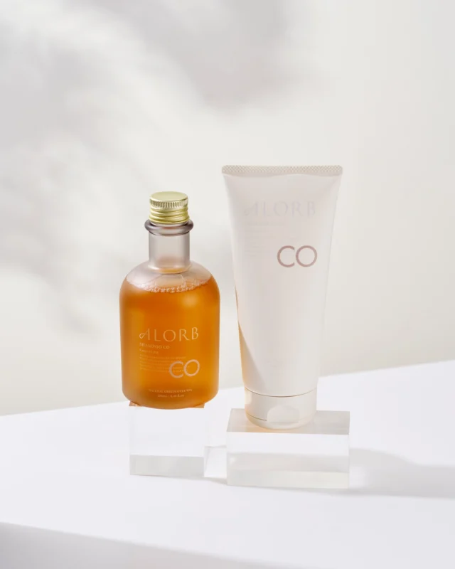 .
アローブのCOシリーズは、髪内部の水分バランスを整え広がりやハネをおさえ、毎朝のスタイリング時間を短縮するのにピッタリの商品です👀

髪と頭皮を健やかに保ちながら、扱いやすい髪質へコントロールします🌞

#tamaris #ALORB #タマリス #アローブ #生涯美髪 #美髪 #ナチュラル #ケミカル #頭皮 #頭皮ケア #ヘアケア #ヘアスタイル #スキャルプケア #システムケア #ホームケア #ヘッドスパ #ダメージケア #ダメージ補修 #シャンプー #トリートメント #保湿 #うるおい #毛髪強化 #素材美 #beauty #hair #hairstyle #美容室専売品