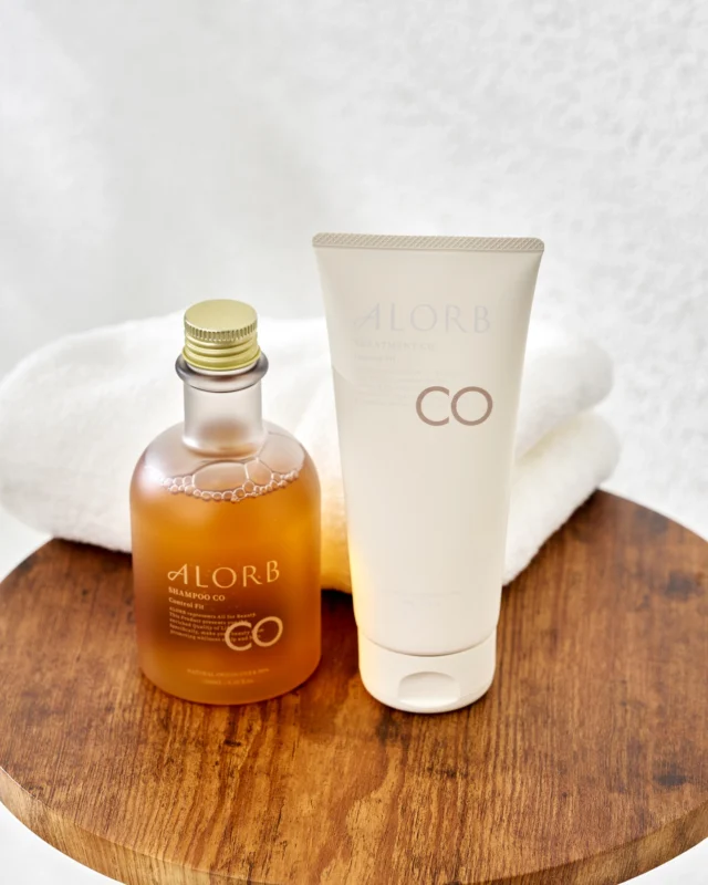 .
アローブのCOシリーズは香りや使用感にもこだわった商品です👀

ローズ・フローラル・ウッディの香りは自然の中にいるような爽やかな印象を与え
バスタイムを華やかにします。
洗い心地、指通り、ドライ後のまとまり感まで、バランスの整ったヘアケアです😊

#tamaris #ALORB #タマリス #アローブ #生涯美髪 #美髪 #ナチュラル #ケミカル #頭皮 #頭皮ケア #ヘアケア #ヘアスタイル #スキャルプケア #システムケア #ホームケア #ヘッドスパ #ダメージケア #ダメージ補修 #シャンプー #トリートメント #保湿 #うるおい #毛髪強化 #素材美 #beauty #hair #hairstyle #美容室専売品